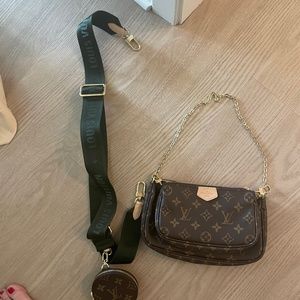 Louis Vuitton crossbody / handbag